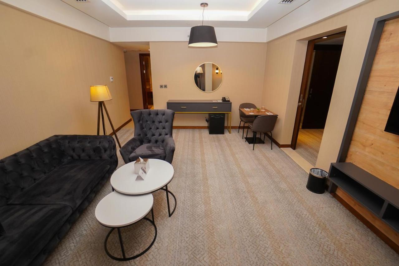 The Grand Lux Hotel Doha Ngoại thất bức ảnh A suite at the hotel