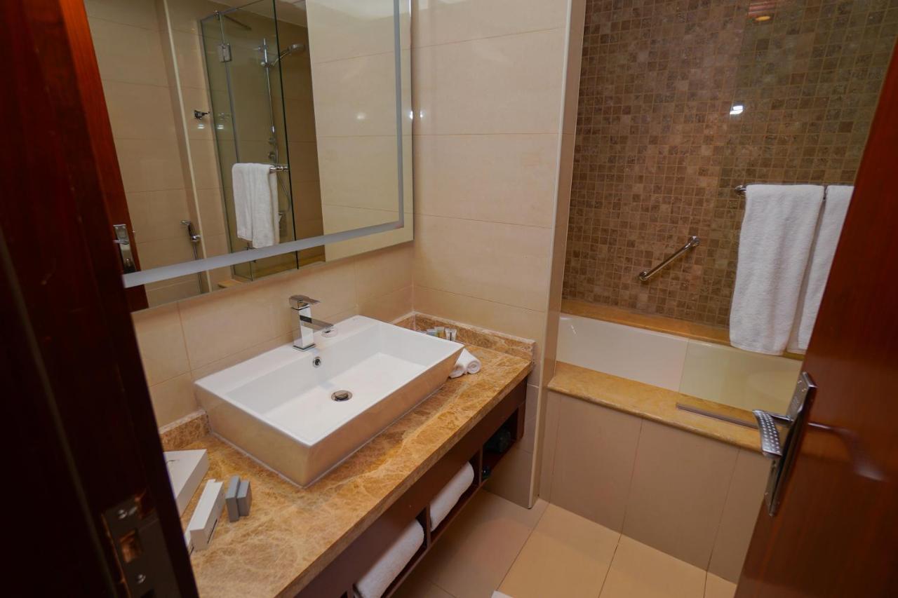 The Grand Lux Hotel Doha Ngoại thất bức ảnh Bathroom